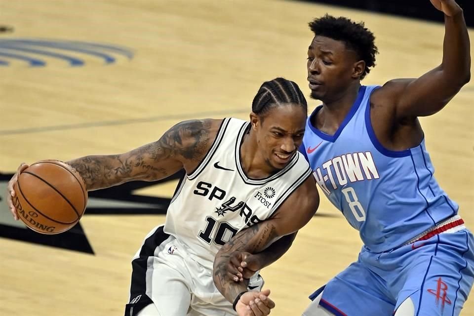 DeMar DeRozan fue la figura del día para los Spurs.