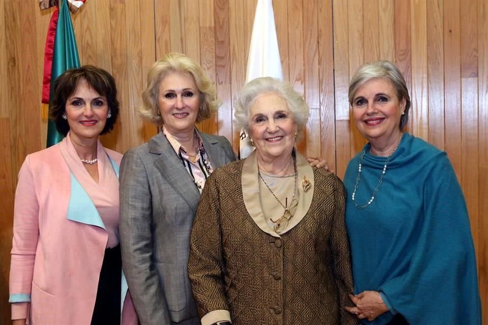 Ana Landa de Reiter, Lola Landa, Dolores García Téllez de Landa y Concepción Landa