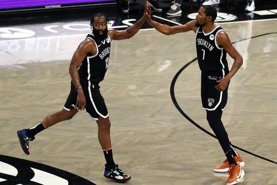 La dupla de James Harden y Kevin Durant volvió a rendir frutos por segundo partido en fila.