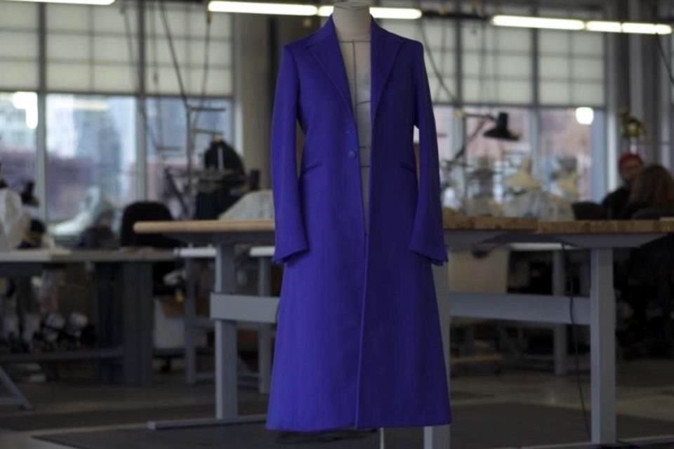 La Vicepresidenta eligió el color morado.