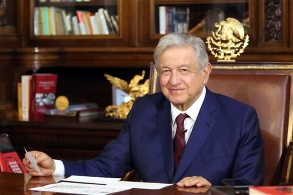 La titular de Segob dijo que el Presidente AMLO se encuentra en recuperación, con síntomas ligeros de Covid, pero en ejercicio de sus funciones.