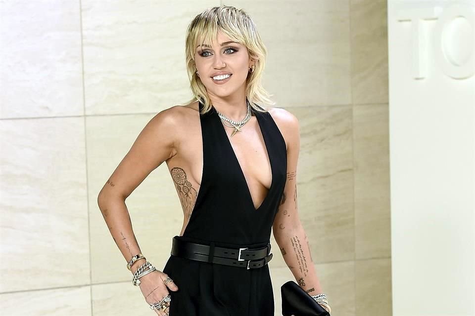 La cantante Miley Cyrus encabezará el TikTok Tailgate, un evento previo al Súper Tazón LV en honor a los trabajadores de la salud en EU.