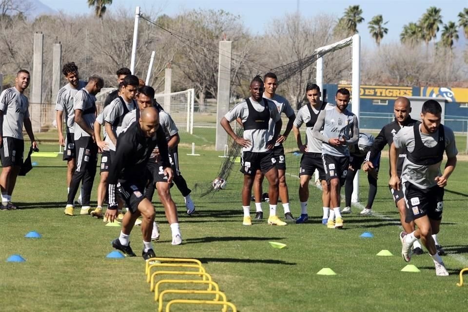 El cuadro felino entrenó el lunes sin sus delanteros André-pierre Gignac, Nicolás López y Carlos González.