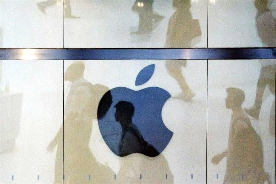 Apple reportó ventas trimestrales del iPhone por 65.5 mil millones de dólares, arriba de lo estimado.