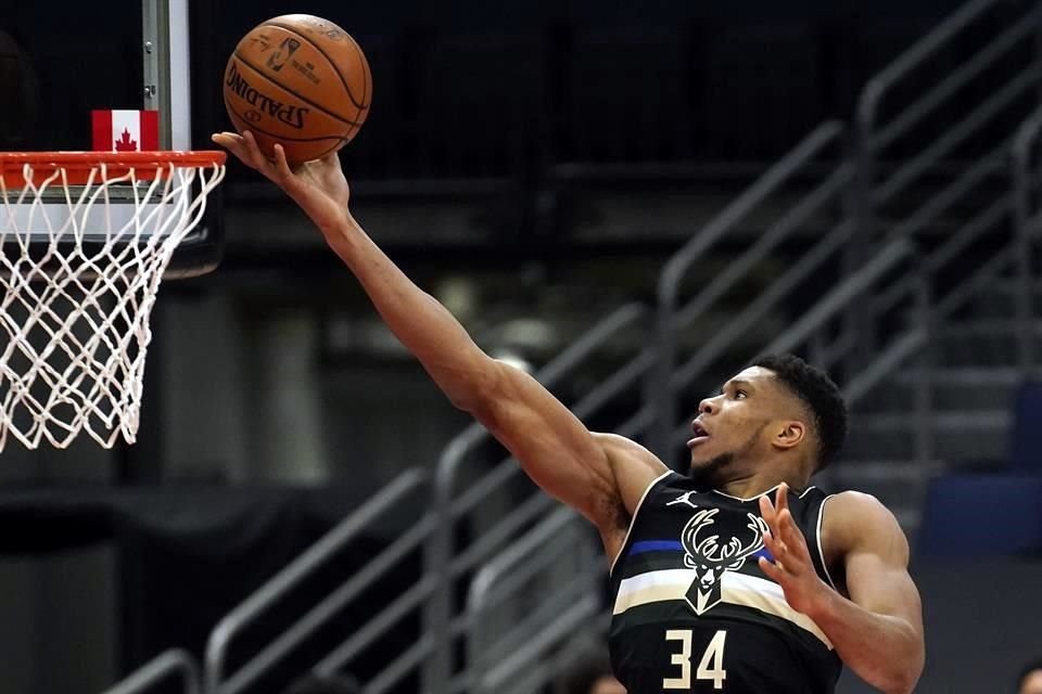 Giannis Antetokounmpo fue la figura del partido.