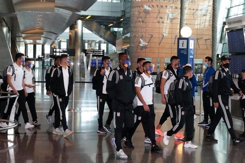 El equipo felino a su llegada al aeropuerto en Doha, en Qatar.