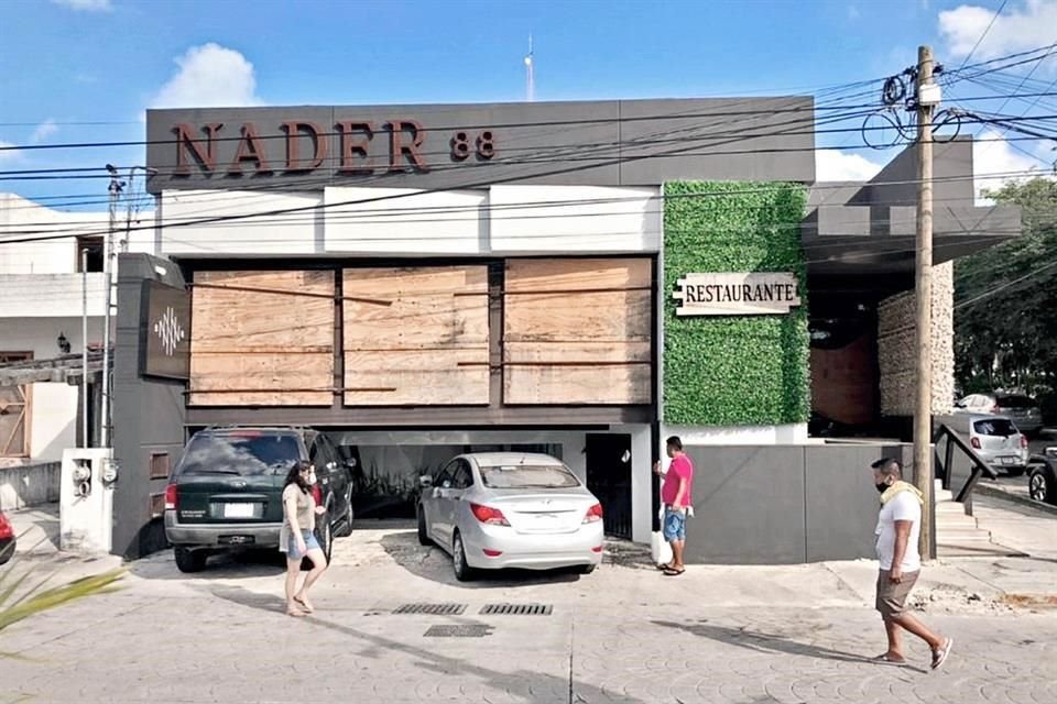 Como si se tratara de un huracán, la pandemia ha golpeado la economía de Cancún, mayormente sostenida por el turismo.