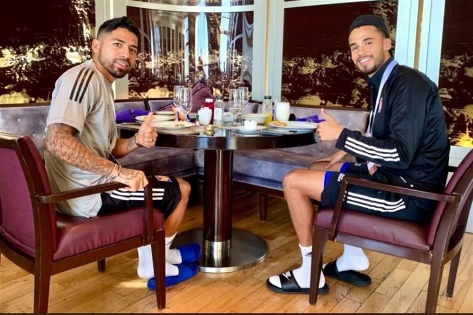 Javier Aquino y Diego Reyes compartieron mesa.