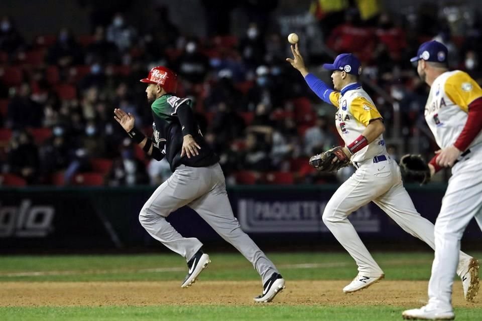 El beisbolista Jesse Castillo sigue encendido y llevó a México a su primera victoria 10-2 sobre Colombia en la Serie del Caribe.