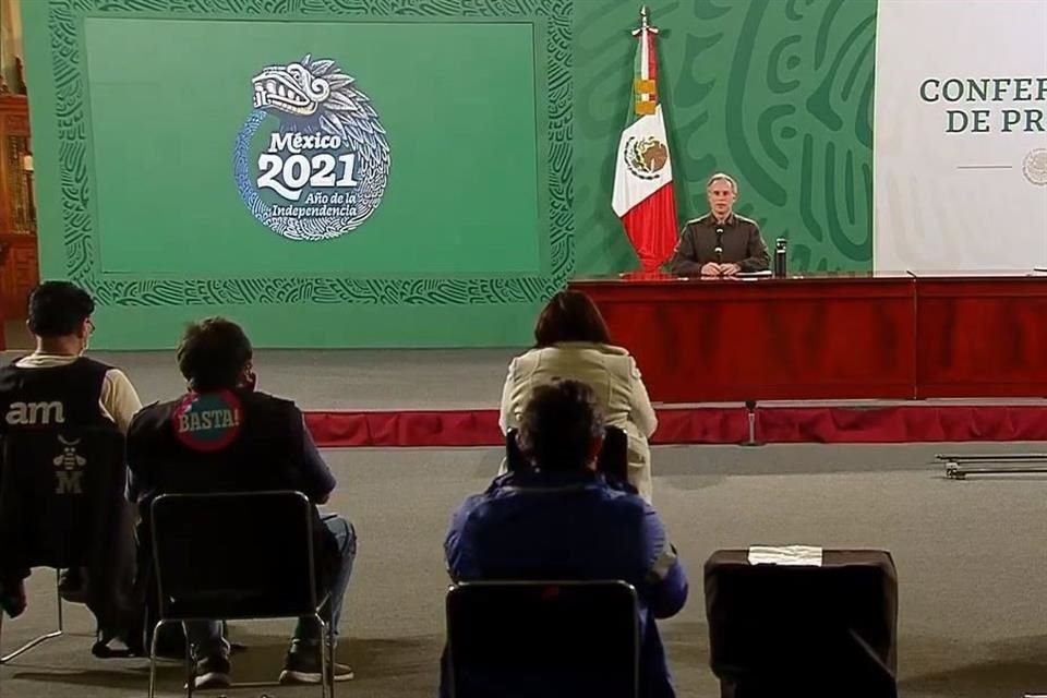 López-Gatell regresó a la conferencia vespertina tras 10 días en aislamiento.