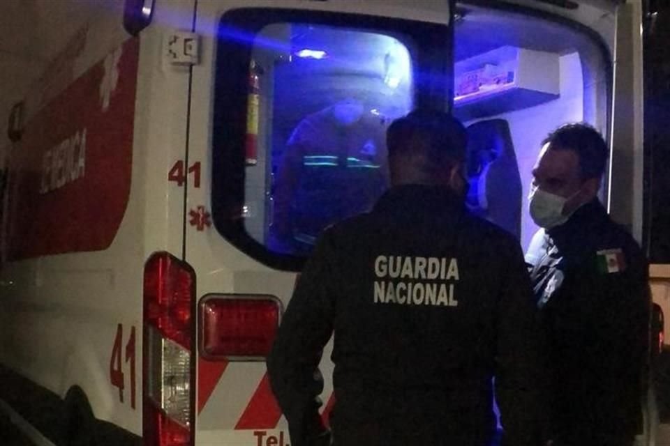 Una ambulancia con paramédicos arribó esta madrugada al Reclusorio Norte para atender a  Alonso Ancira, quien presentó una descompensación metabólica por cansancio y falta de alimentación.