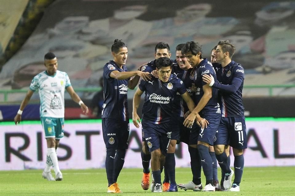 Las Chivas ganaron su primer partido en el torneo Guardianes 2021, al vencer 3-1 al León.