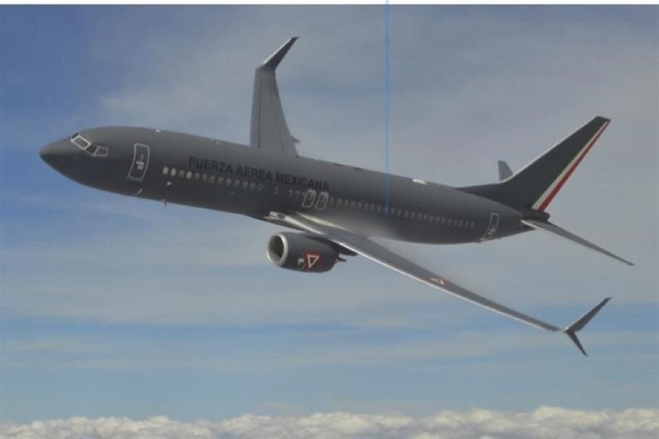 En el ex hangar presidencial, está listo un avión Boeing 737 matrícula 3527 de la Fuerza Aérea.