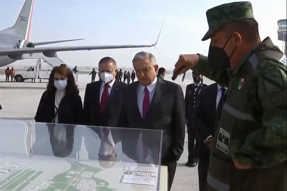 AMLO fue acompañado por Arturo Zaldívar, presidente de la Corte.