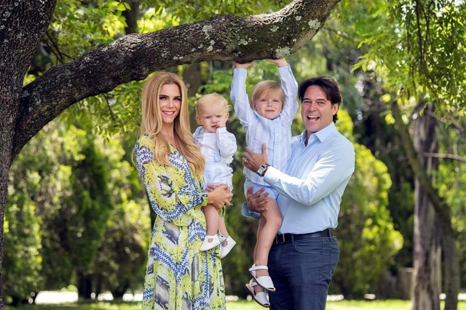 El actor estaba casado con la presentadora Gabriela Crassus, con quien tuvo a los pequeños Mauro y Matías.