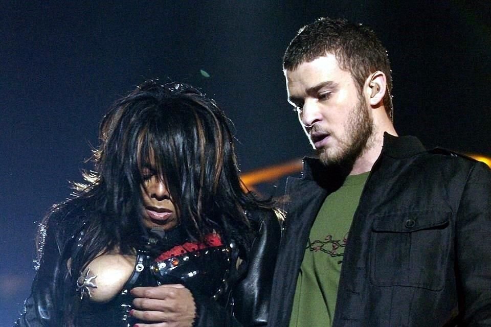 Justin Timberlake también se disculó con Janet Jackson por el incidente en el Súper Tazón de 2004, cuando 'accidentalmente' dejó al descubierto uno de sus senos.