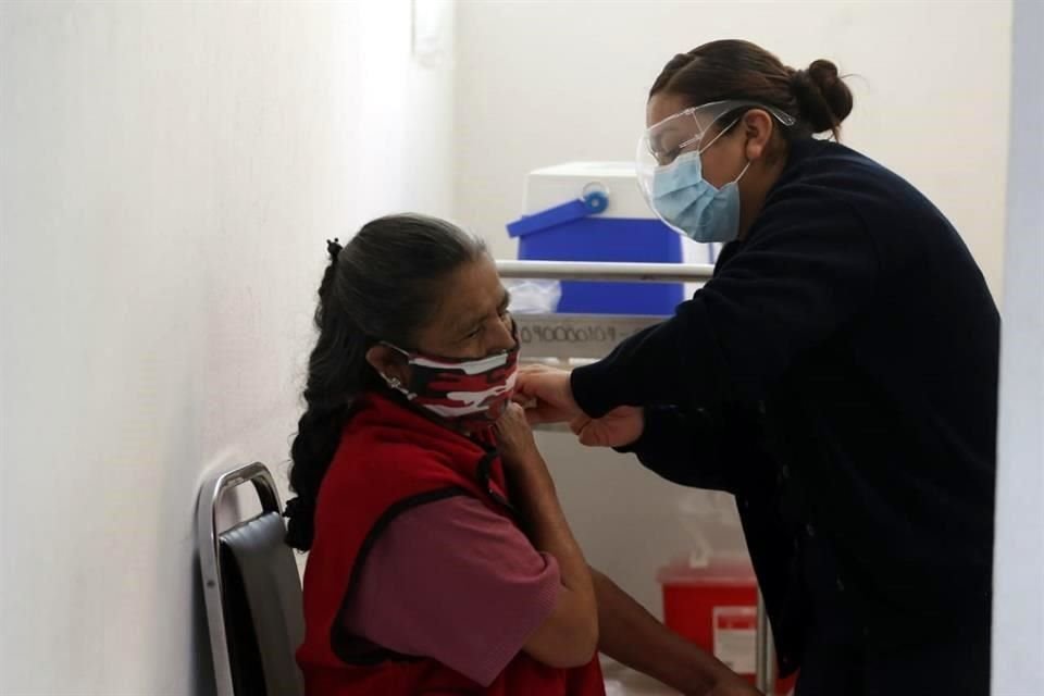 Mañana iniciará la vacunación de personas mayores de 60 años de edad en Miguel Hidalgo y Azcapotzalco.