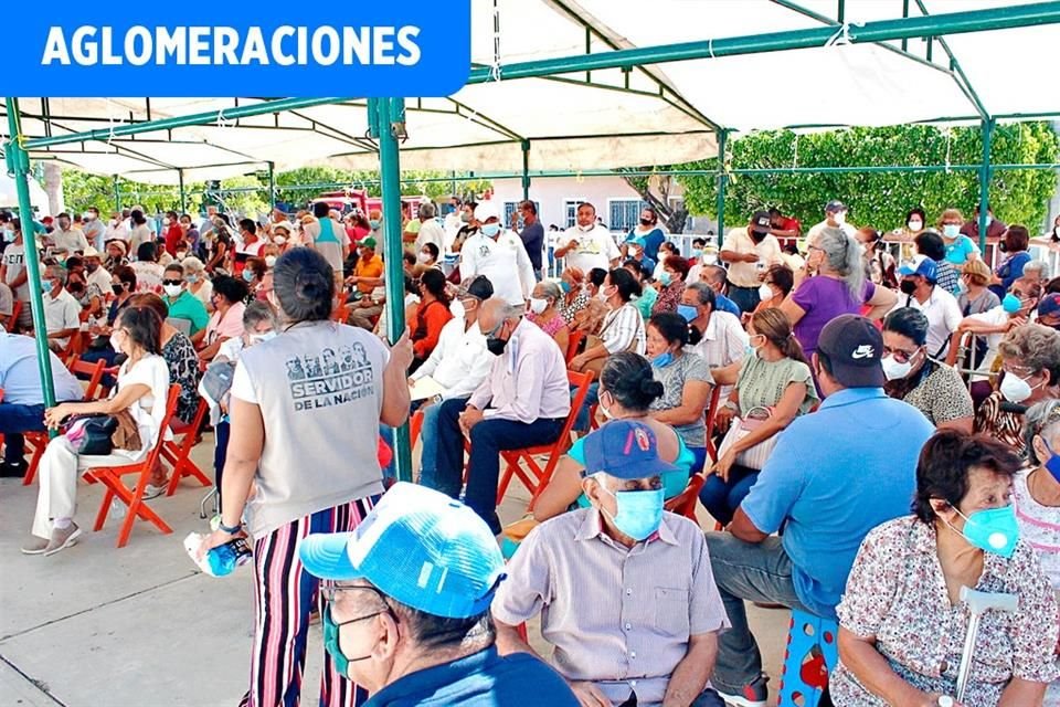 En estados como Chiapas, la espera obligó a los ciudadanos a permanecer concentrados sin sana distancia.