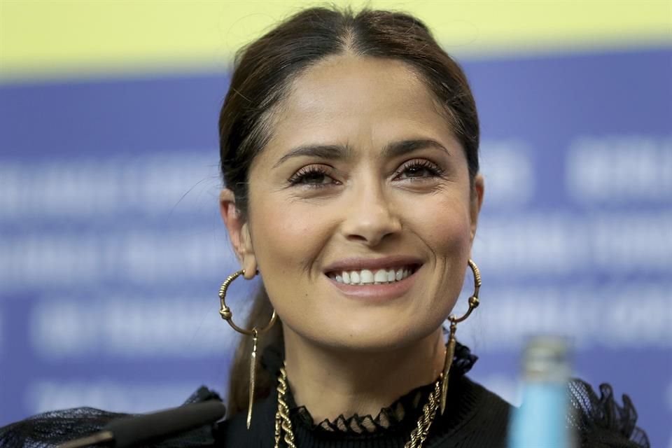 Salma Hayek dijo que ya no está preocupada por las acusaciones de que se casó con François-Henri Pinault por su dinero.