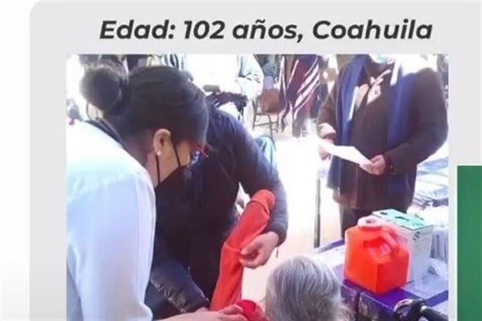 Una mujer de 102 años recibió la vacuna contra Covid-19 este martes en Coahuila.