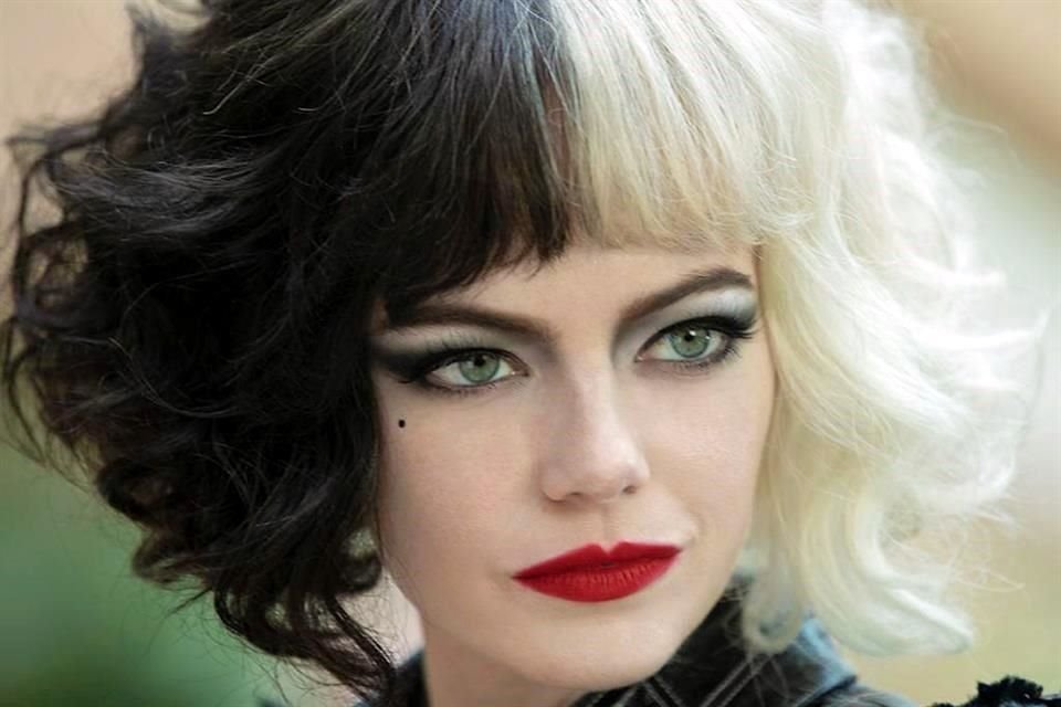 El personaje encarnado por Emma Stone en 'Cruella', programada para estrenarse en mayo, es espectacular e impactante, según el autor del guión.