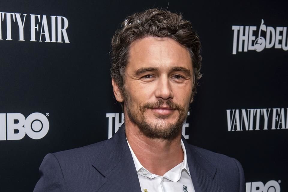 James Franco logró un acuerdo preliminar en una demanda en su contra que lo acusa de haber presionado a alumnas de su escuela de cine a hacer escenas eróticas explícitas.