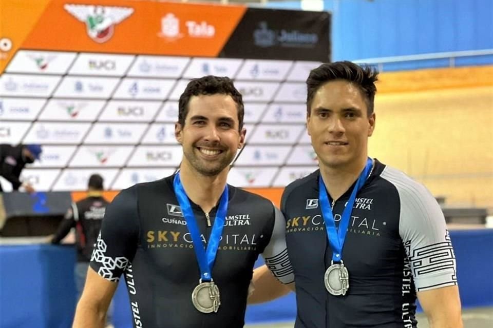 Roberto Serrano (der.) dominó el segundo lugar en la prueba de kilómetro en el Nacional de Pista.