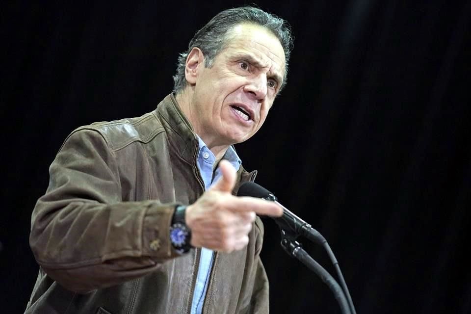 Tras ser acusado de acoso sexual, el Gobernador de NY, Andrew Cuomo pidió perdón por su comportamiento y ofreció cooperar con investigación.