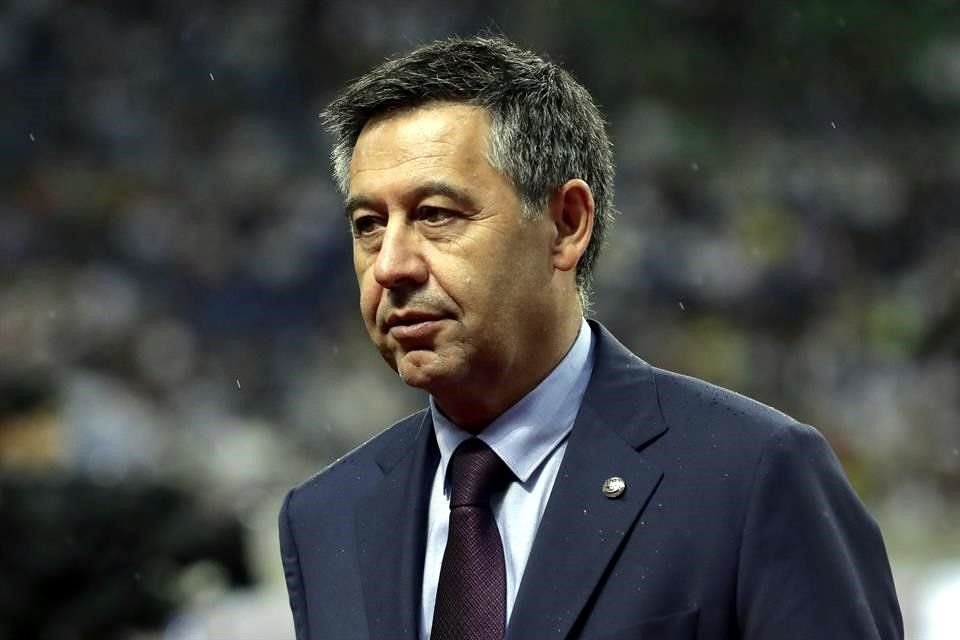 El ex presidente del FC Barcelona Josep Maria Bartomeu quedó en libertad provisional tras negarse a declarar ante una jueza