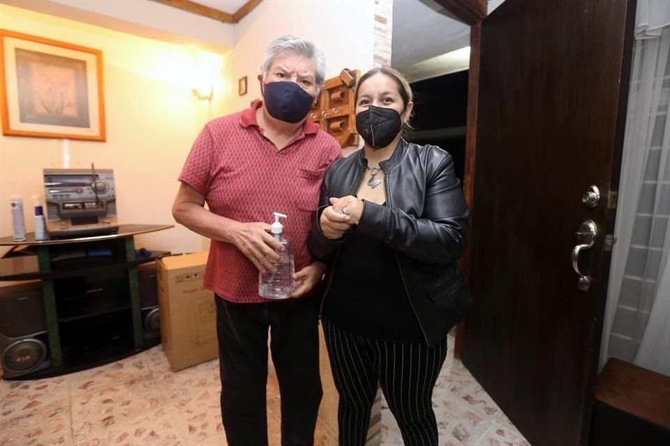 Beatriz cuenta que, gracias al aislamiento, evitó que su padre se contagiara del virus.