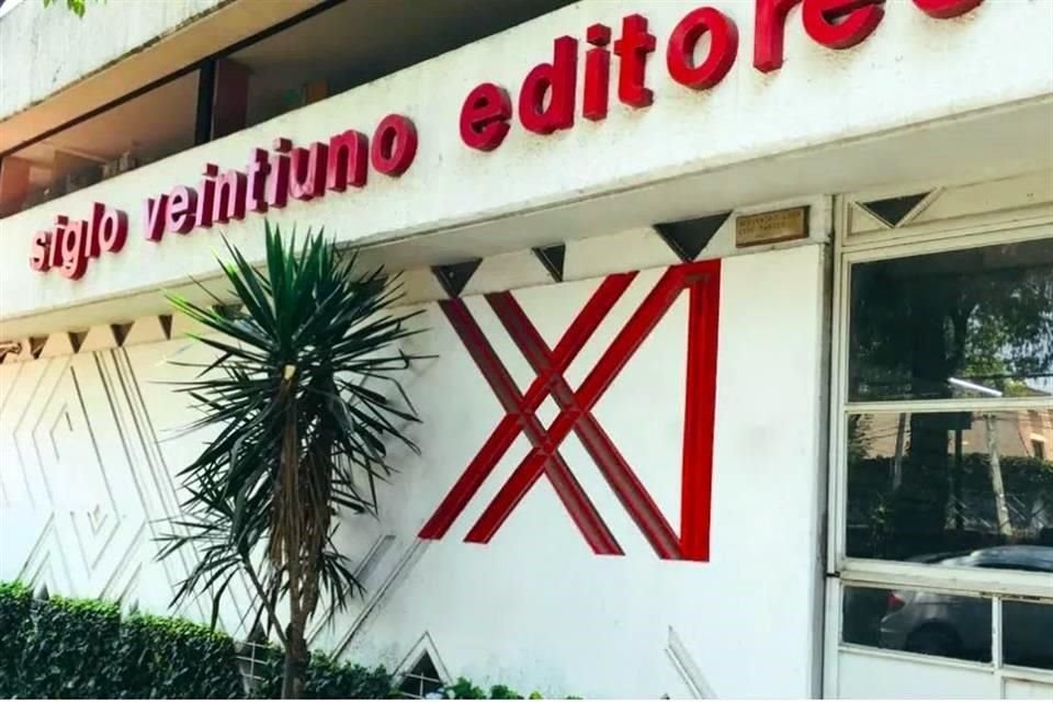 Labastida había vendido sus acciones por 7 millones de dólares a un grupo de Chihuahua dedicado a la capacitación de personal y gestión empresarial, sin ninguna experiencia editorial. El nuevo comprador es de Argentina y sí pertenece al ramo.