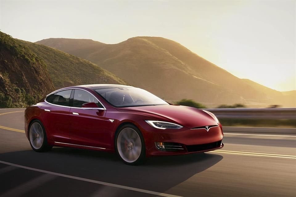 GM, Ford y VW han anunciado recientemente su intención de expandirse agresivamente en el incipiente mercado de autos eléctricos, lo que ha afectado a Tesla.