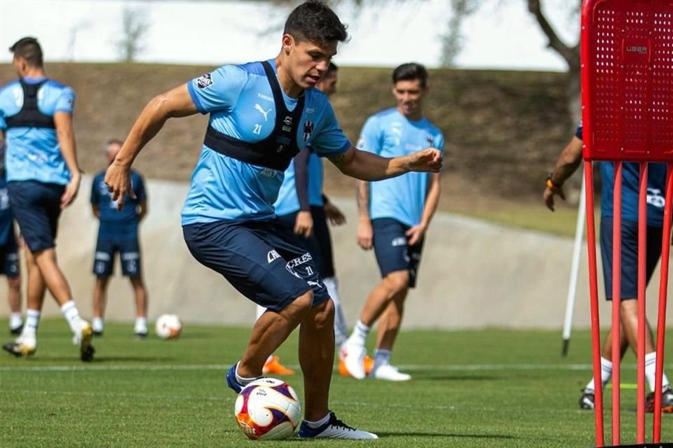 Los Rayados recibieron este viernes buenas noticias con el regreso de Stefan medina y de Ponchito González.