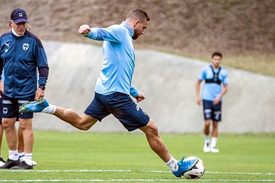 Vincent Janssen repetiría en el once inicial junto a Rogelio Funes Mori.