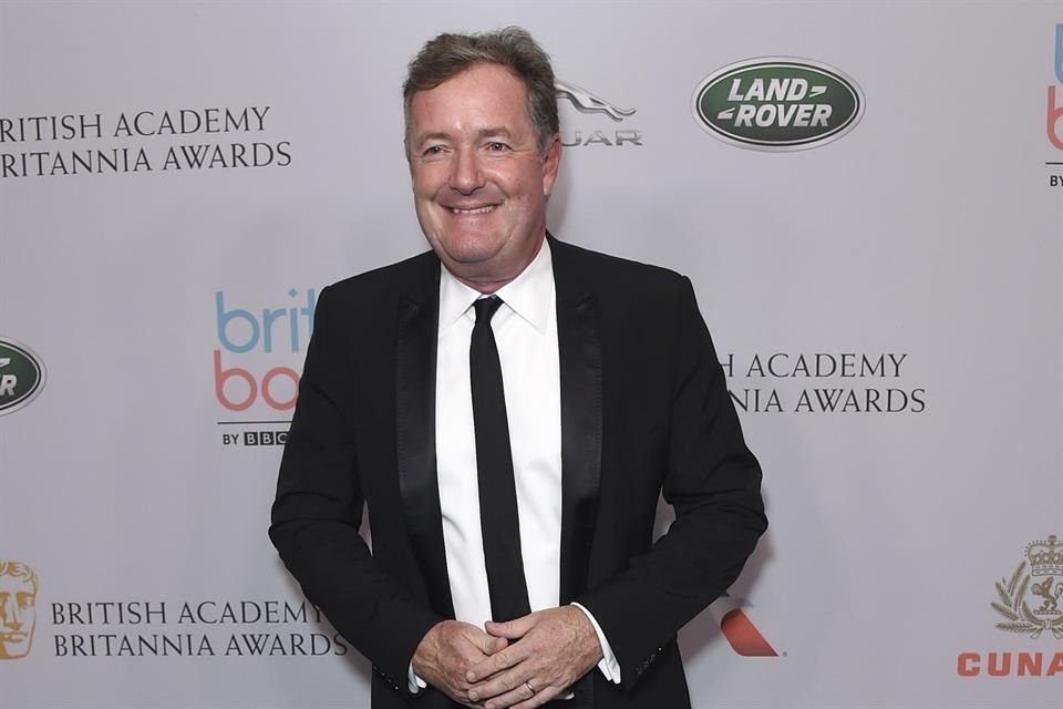 Piers Morgan abandonó el set de 'Good Morning Britain' tras discutir su postura sobre la entrevista que hizo Orpah Winfrey a los Duques de Sussex; renunció al programa poco después.