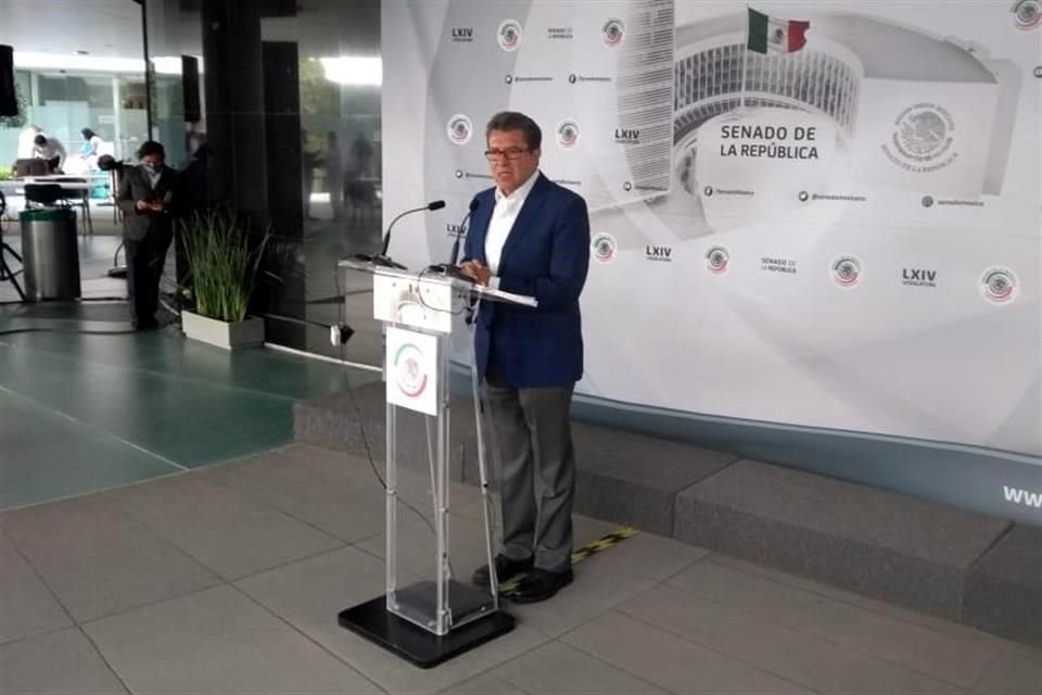 Monreal en conferencia de prensa en el Senado.