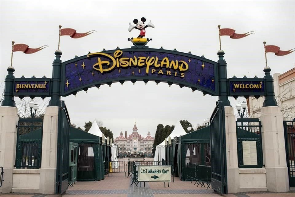 Disneyland París no reabrirá sus puertas el 2 de abril, como se tenía previsto, debido a las condiciones actuales y las restricciones de viaje en Europa.