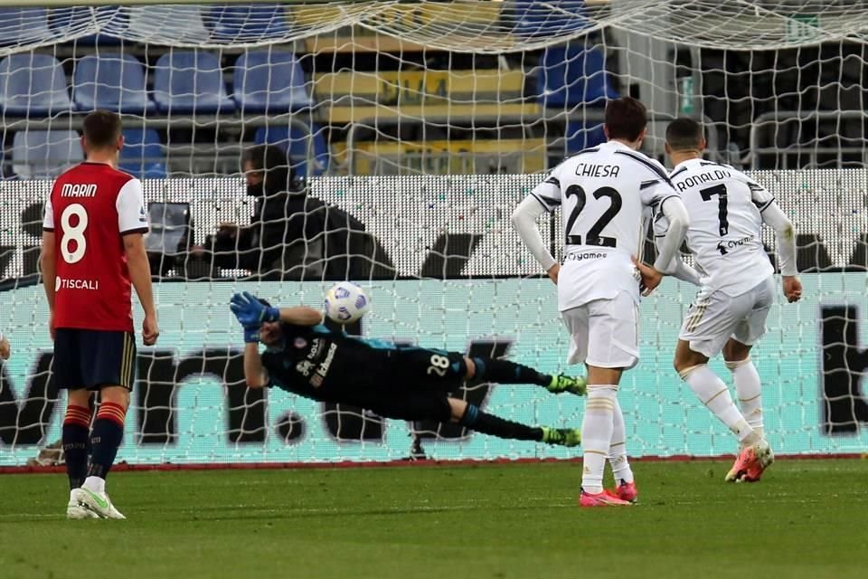 Cristiano Ronaldo marcó de penal al minuto 25.