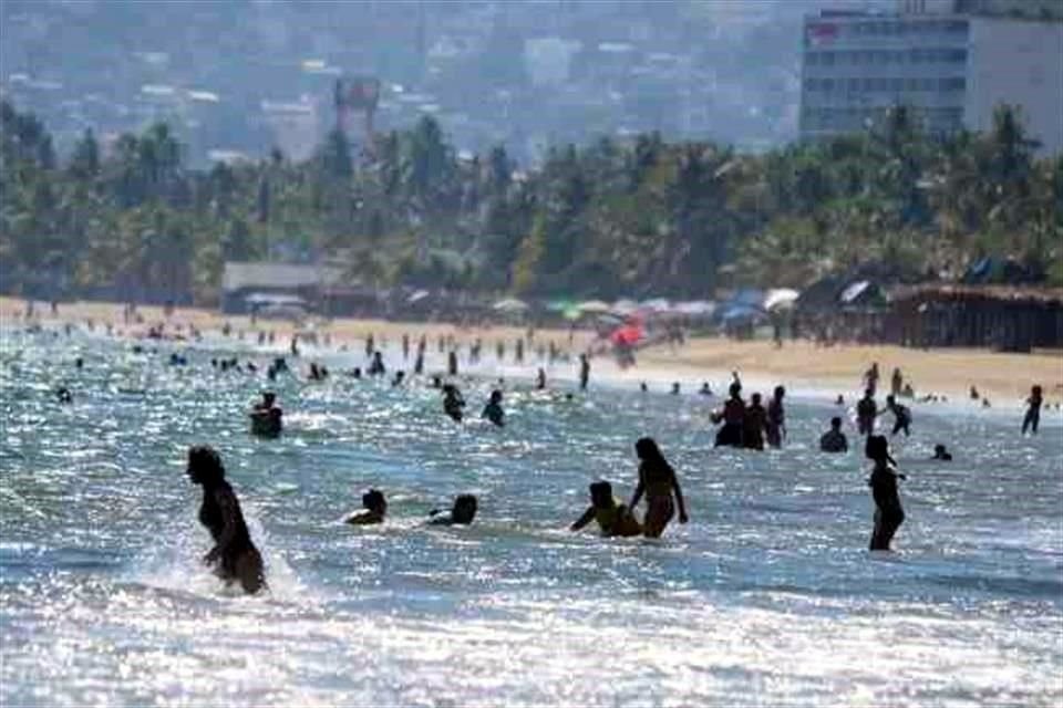 'Viene Semana Santa, síguete cuidando, no bajes la guardia', expresó la Jefa de Gobierno.