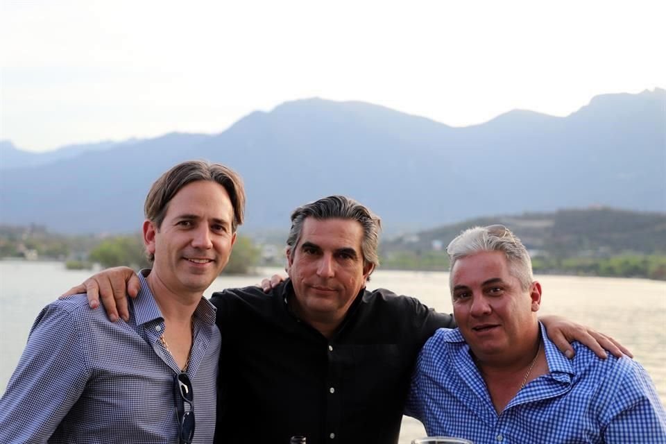 Jhonny Muñoz, Jorge Lozano y Héctor Benavides