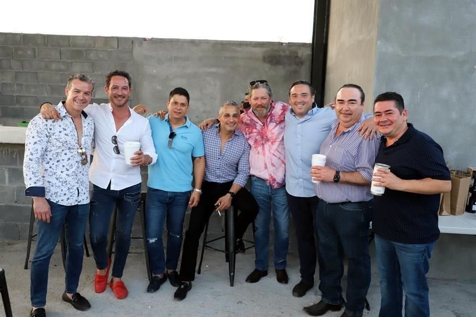 Joel Garza, Oscar Quintanilla, Alberto Canavati, Adrián Garza, Nico Lozano, David Alanís, Juventino Lozano y Alejandro Rodríguez