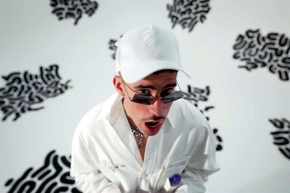 Bad Bunny lanzó junto con Adidas unos tenis que diseñó inspirado en el café mañanero; en algunos países se agotaron en cuatro horas.