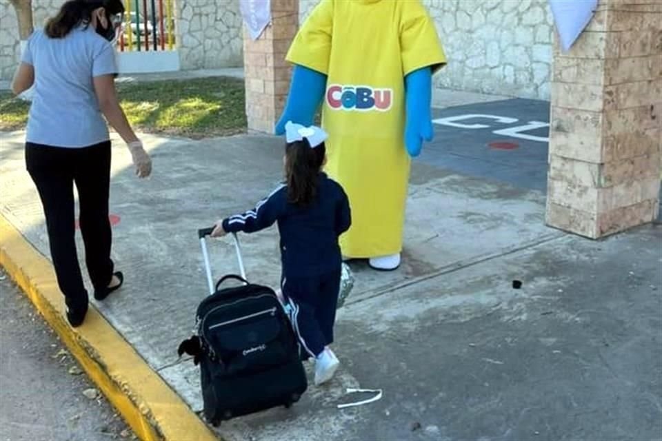 Mientras que Gobierno planea regreso escalonado a clases presenciales, un colegio privado en Campeche presumió reapertura a nivel básico.