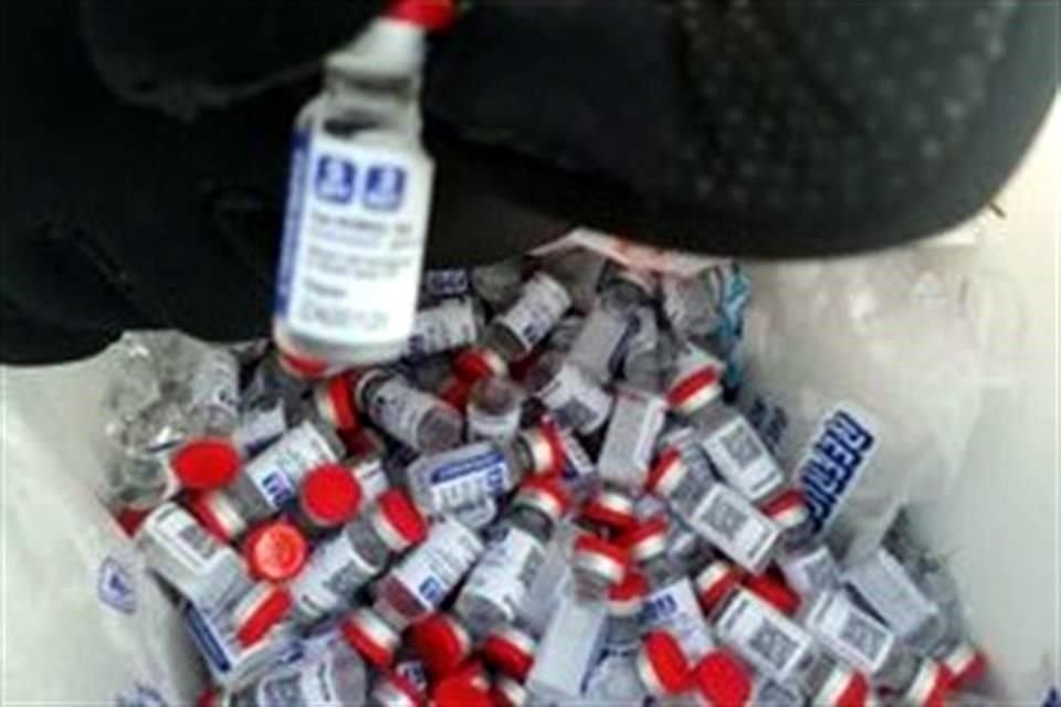 Autoridades detuvieron a la tripulación y a los pasajeros quienes eran de nacionalidad hondureña.