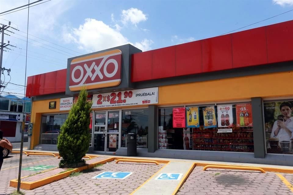 Oxxo cuenta con 130 tiendas abiertas en Acapulco.