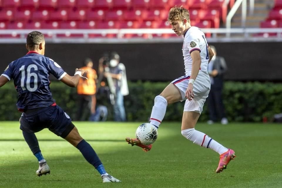 Estados Unidos goleó 4-0 a República Dominicana, asegurando su lugar en las Semifinales en Preolímpico de la Concacaf.