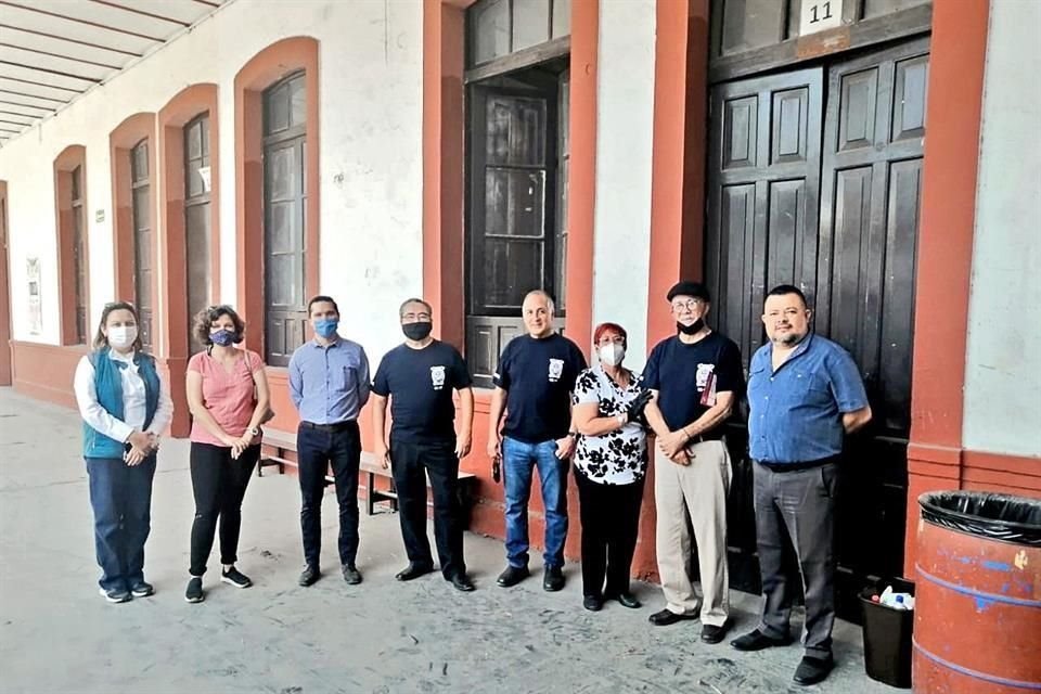 Ex alumnos y funcionarios recorrieron ayer la sede de la céntrica secundaria.