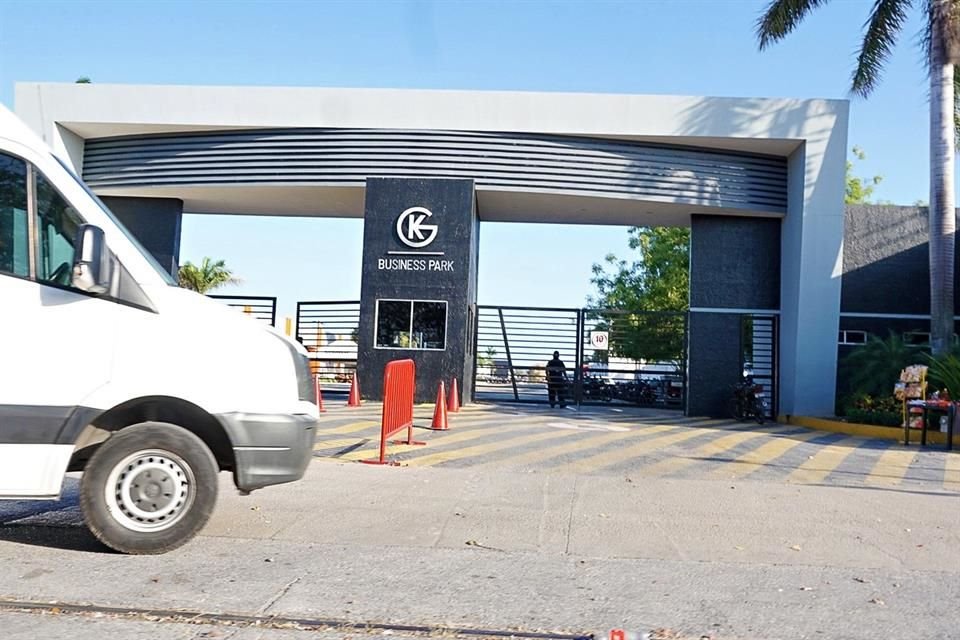 Otra de las sedes de vacunación fue una clínica ubicada en avenida López Mateos, en la Colonia Prado de Campeche.