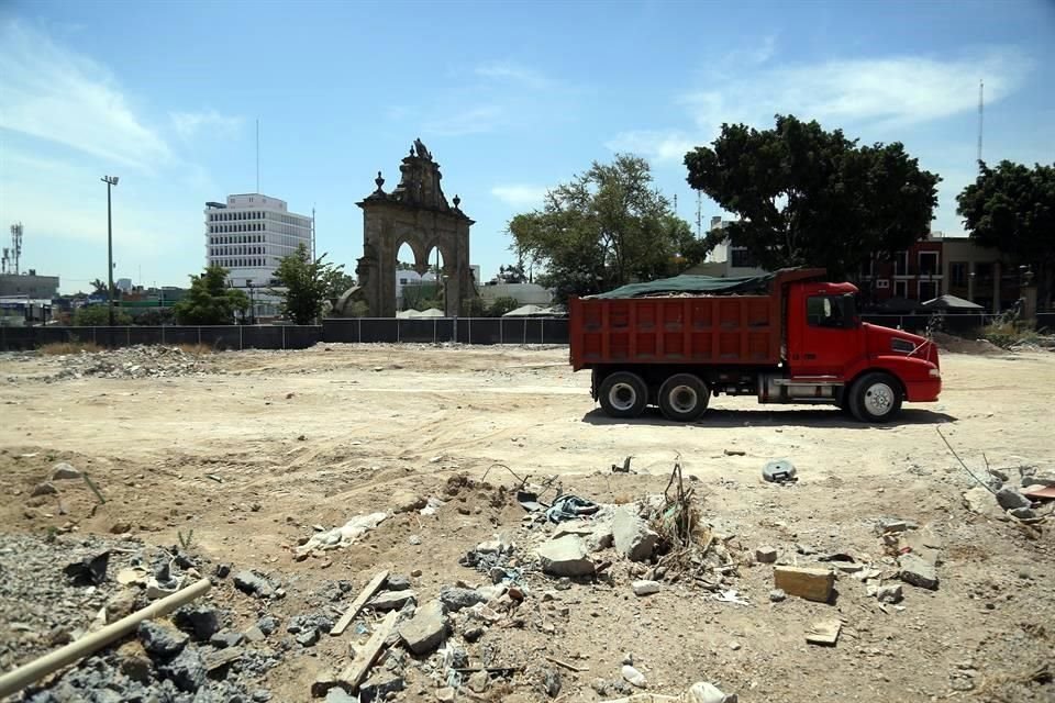 En la zona antes había un conjunto de locales comerciales que fue derruido. Actualmente se realizan trabajos de movimiento de tierra.