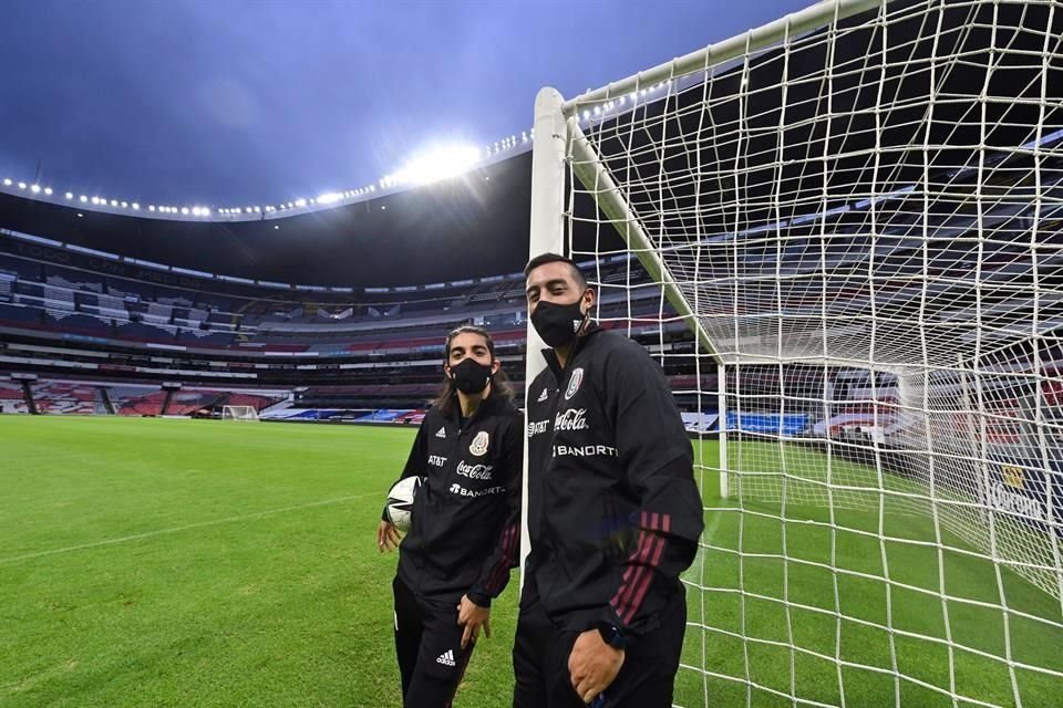 El Tri jugará a puerta cerrada en el Estadio Azteca por culpa del grito homofóbico.